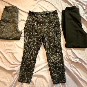 THREE pairs MTA Capri Leggings (Black, Marbled Black, Heathered Grey) MEDIUM